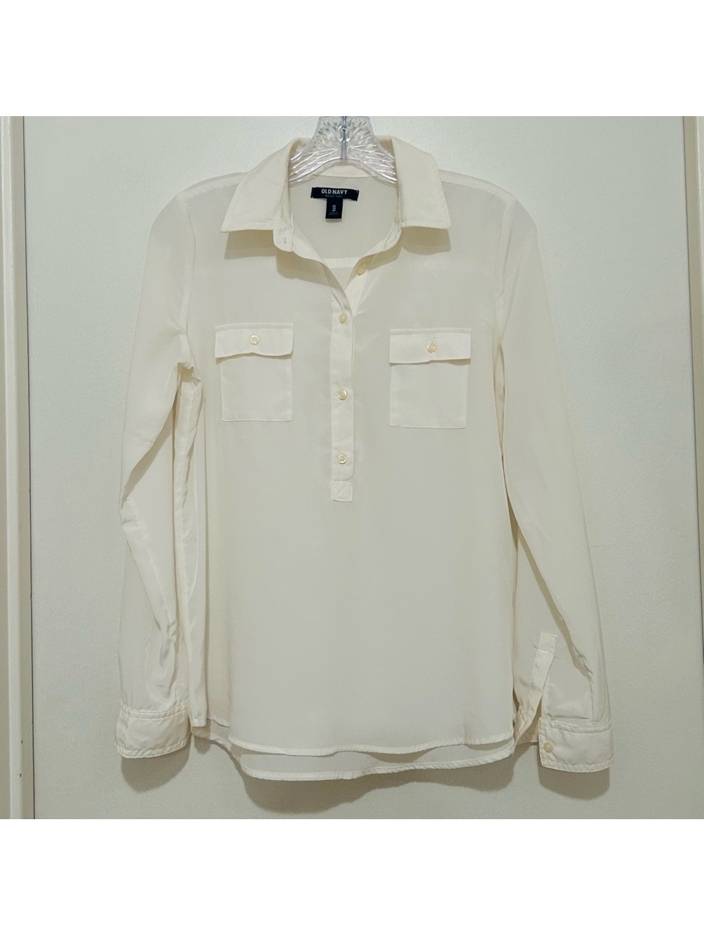 Old Navy Casual Button-front Shirt Popover Cream Collared Long Sleeves Women XS